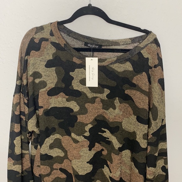 Camo Off the Shoulder Sweater NWT - Picture 3 of 5